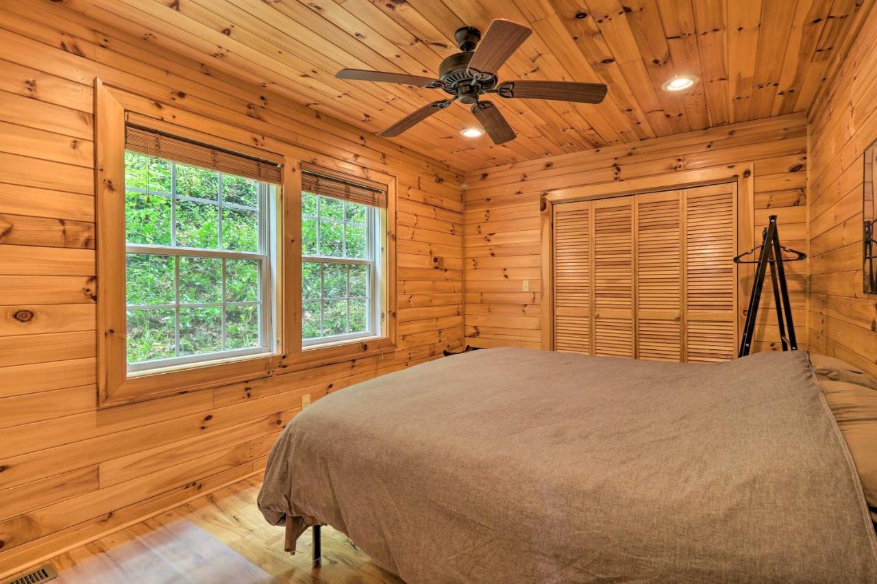 Cozy Boone Cabin With Deck Close To Downtown! Exterior photo