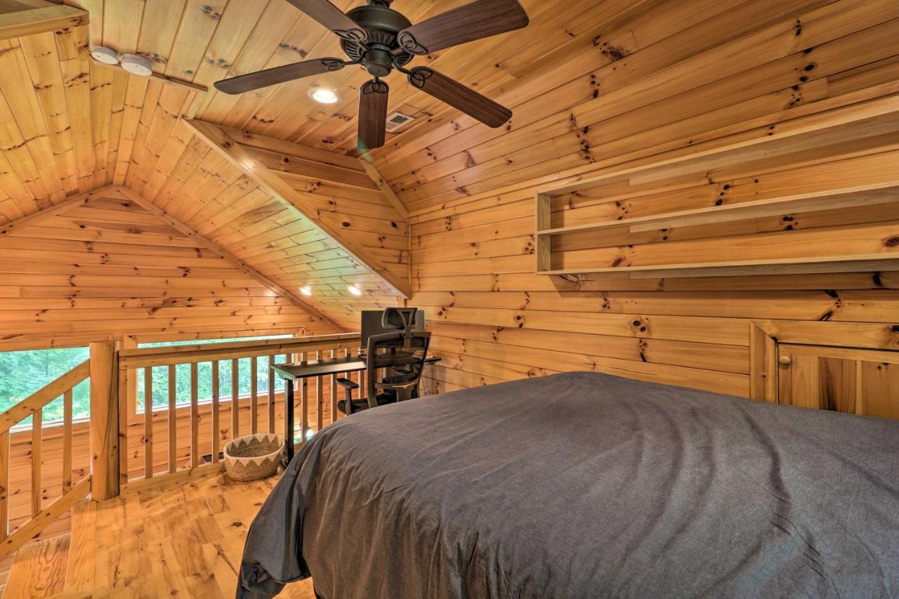 Cozy Boone Cabin With Deck Close To Downtown! Exterior photo
